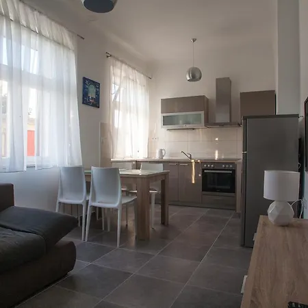 Svilan Apartment *